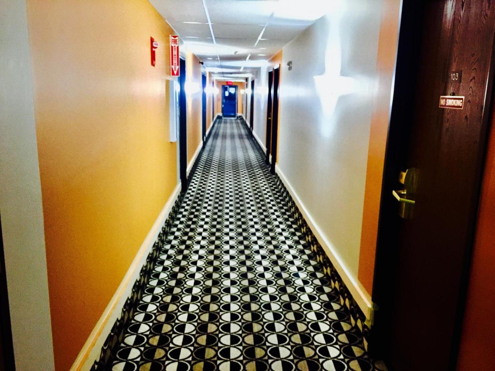 Lyons Inn