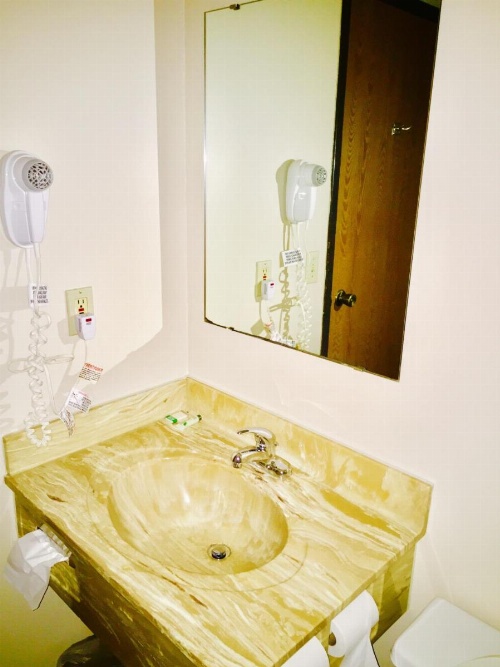 Lyons Inn image 8